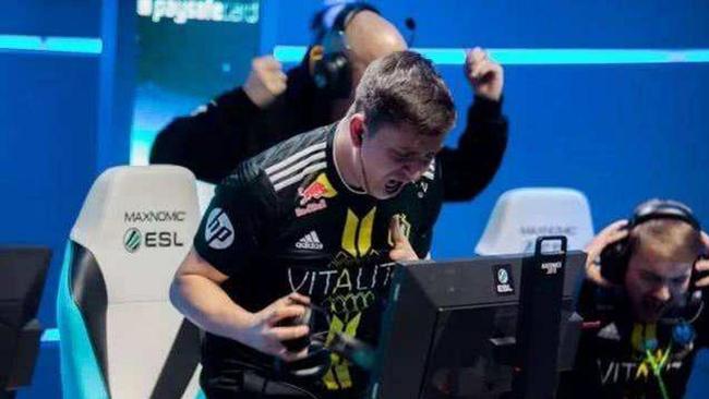 在半空间的 在半空间的